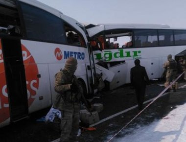 Έξι νεκροί από μετωπική σύγκρουση λεωφορείων στην Τουρκία (βίντεο)